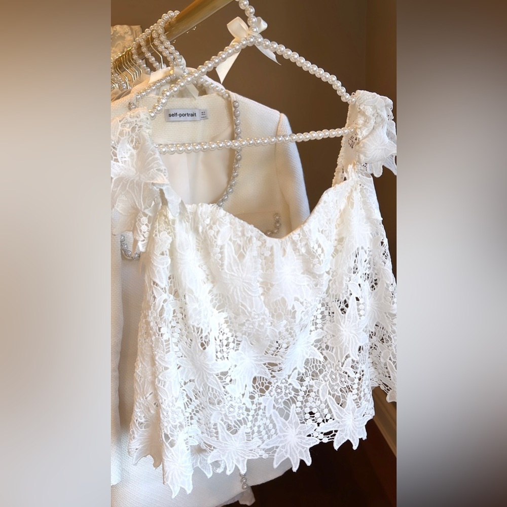 ASTR The Label White Floral Lace Top